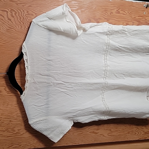 Cream v-neck top - Picture 5 of 5